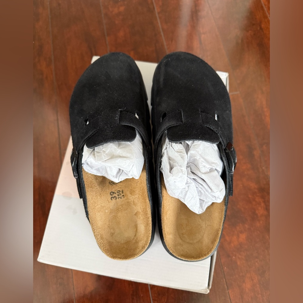 Birkenstock Black Suede Boston Chunky Clogs Women’s size 
8-8.5,Size 39